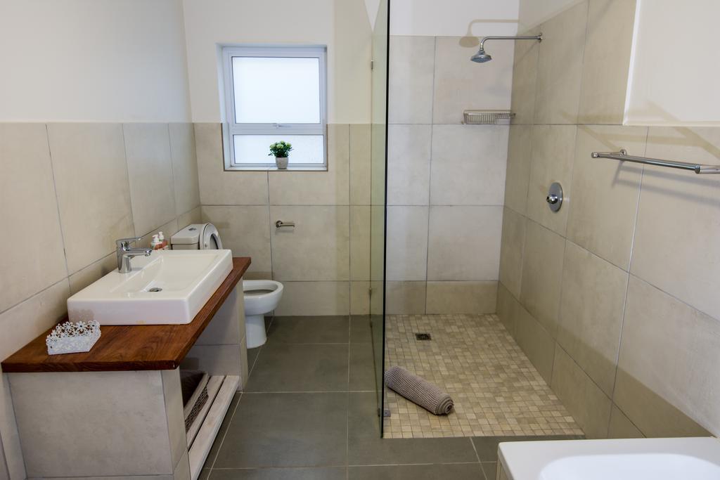 Crichton House Apartment *